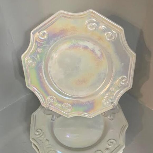 Set of 4 Italian Luncheon Plates  White Iridescent Pearlized Scalloped Edges - Picture 2 of 12